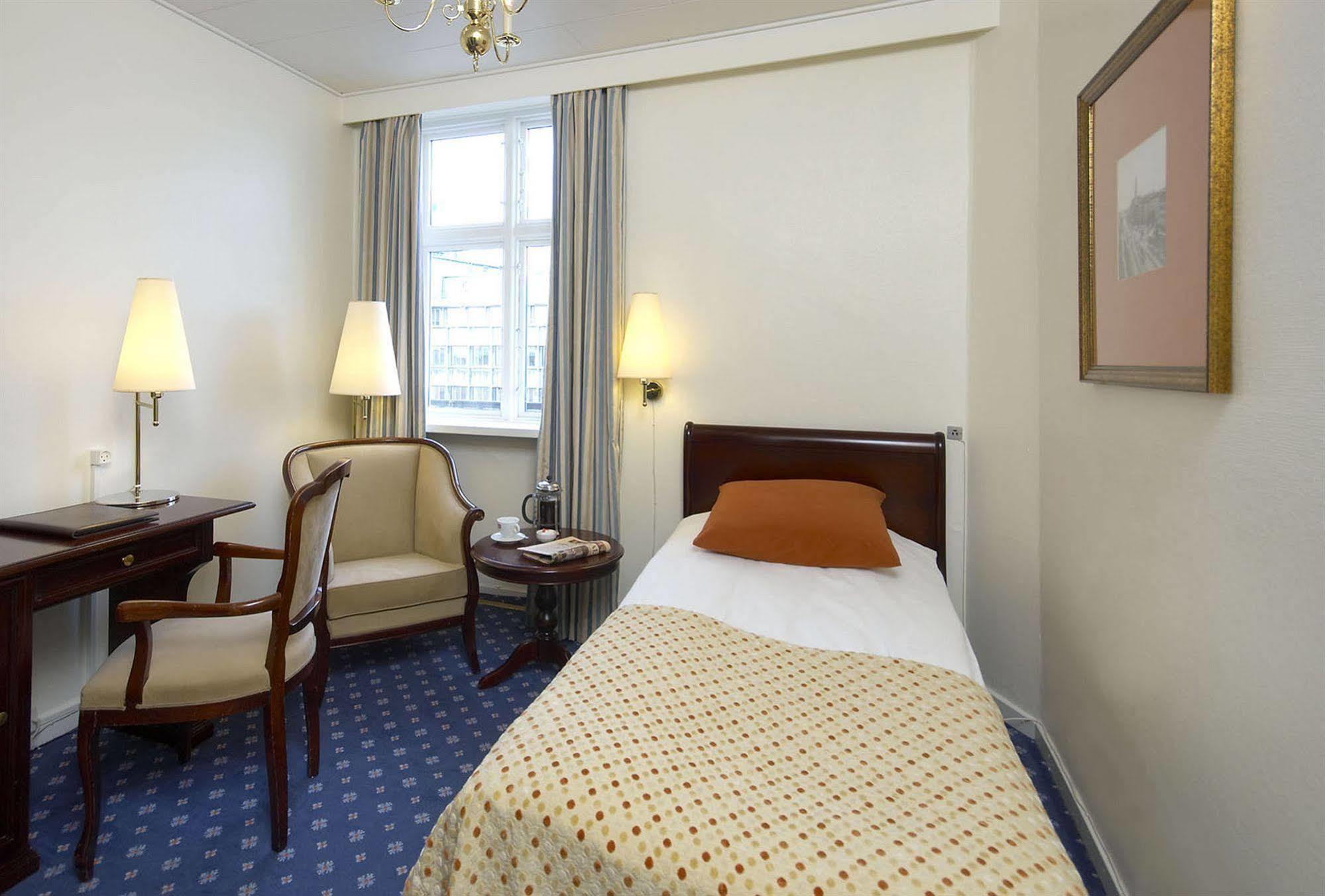 Hotell Grand Joanne 4*
